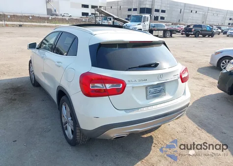 2015 Mercedes-Benz Gla 250 4Matic z USA, uszkodzony, nr VIN WDCTG4GB3FJ076493